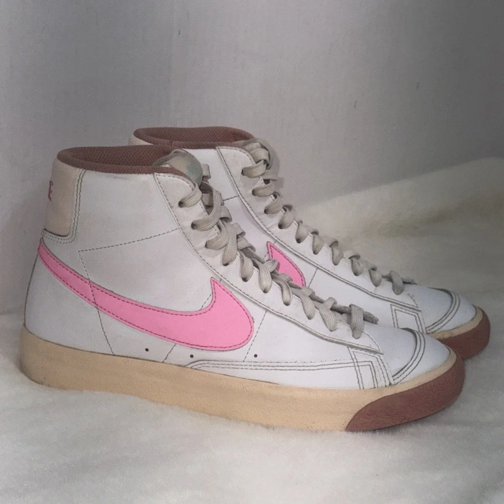 Nike Classic Blazer Mid 77 GS White Pink Guava Ice - Size 7Y or 8.5 Women's